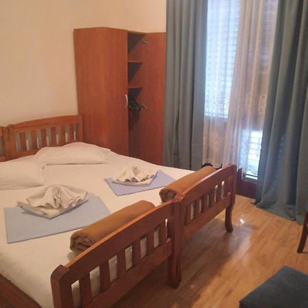Bed and Breakfast Pansion Mimoza Herceg Novi Esterno foto