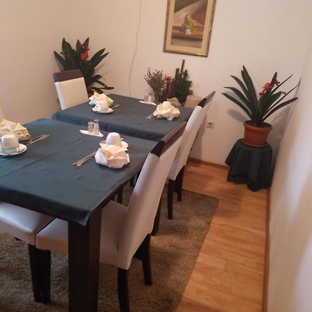 Bed and Breakfast Pansion Mimoza Herceg Novi Esterno foto